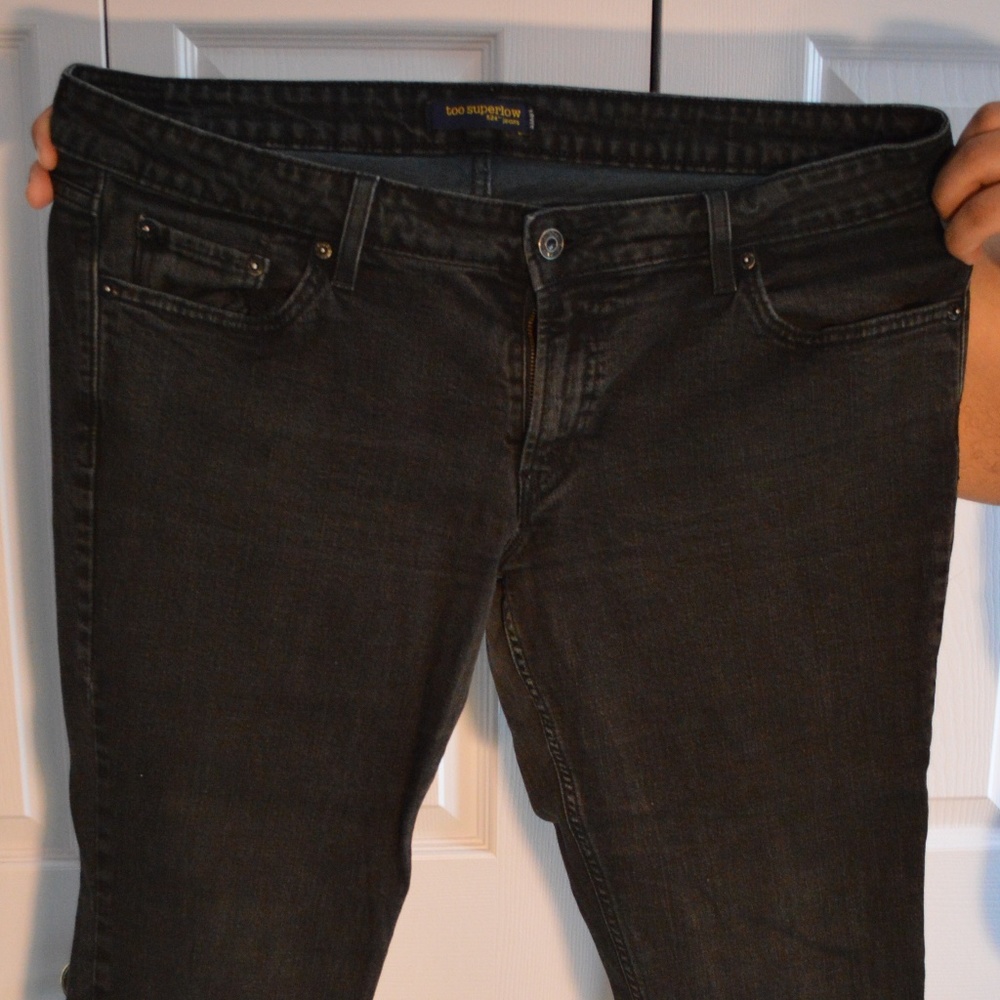 Levi's Mid-rise Black Skinny Jeans